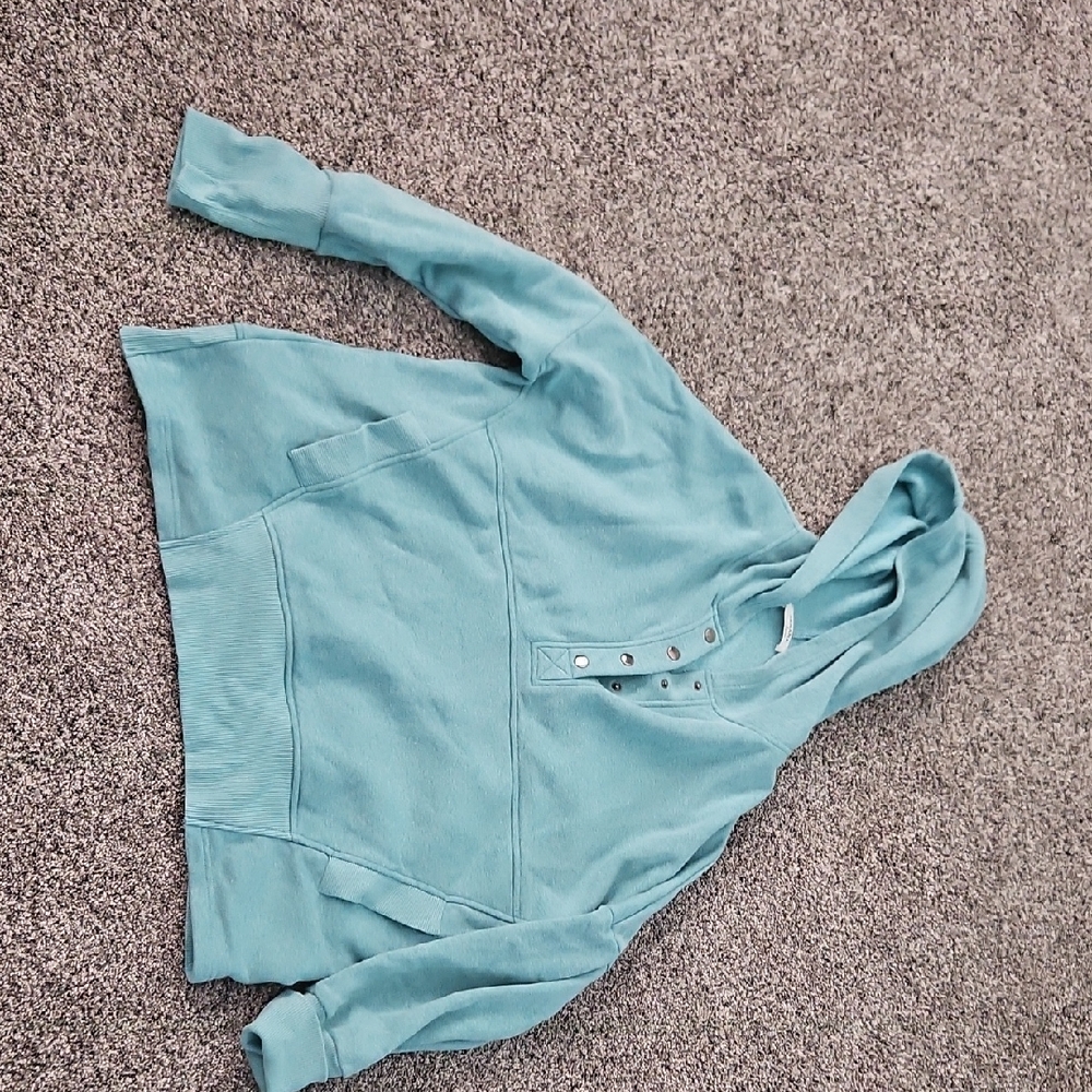 Zenana Outfitters Light Blue Knit Top